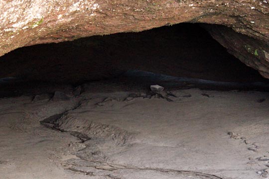 Пещеры на вулкане Горелый - туры и экскурсии на Камчатке
